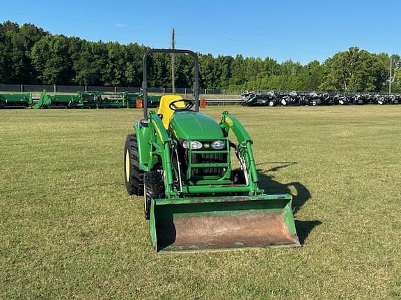 Image of John Deere 3520 equipment image 1