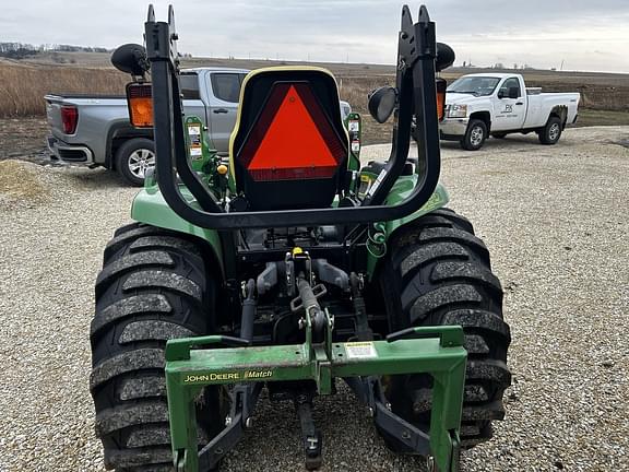 Image of John Deere 3520 equipment image 3