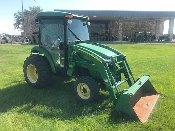 Image of John Deere 3520 equipment image 2