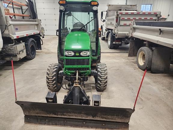 Image of John Deere 3520 equipment image 1