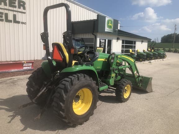 Image of John Deere 3520 equipment image 3