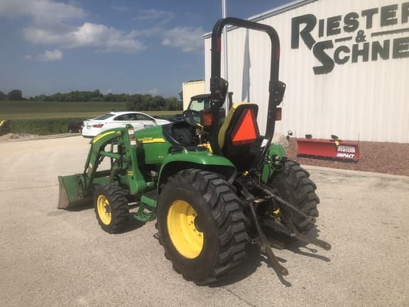 Image of John Deere 3520 equipment image 1