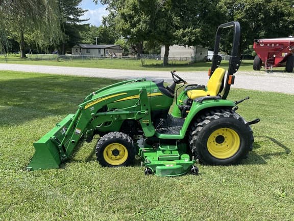 Image of John Deere 3520 equipment image 1