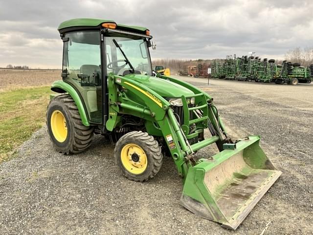 Image of John Deere 3520 equipment image 1