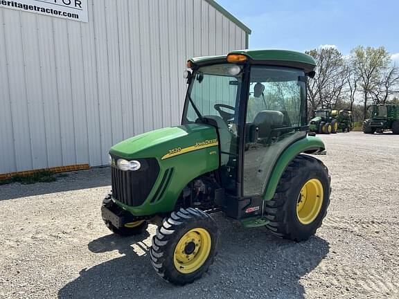 Image of John Deere 3520 equipment image 2