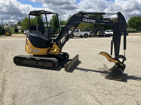Image of John Deere 35D equipment image 3