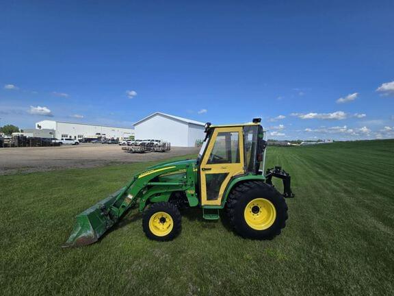 Image of John Deere 3720 equipment image 1