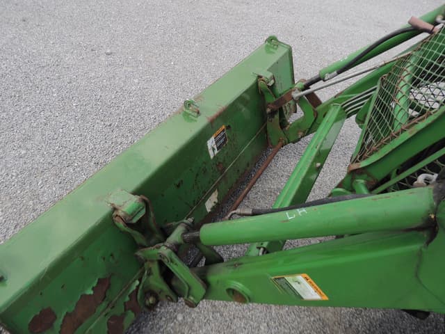 Image of John Deere 3720 equipment image 4