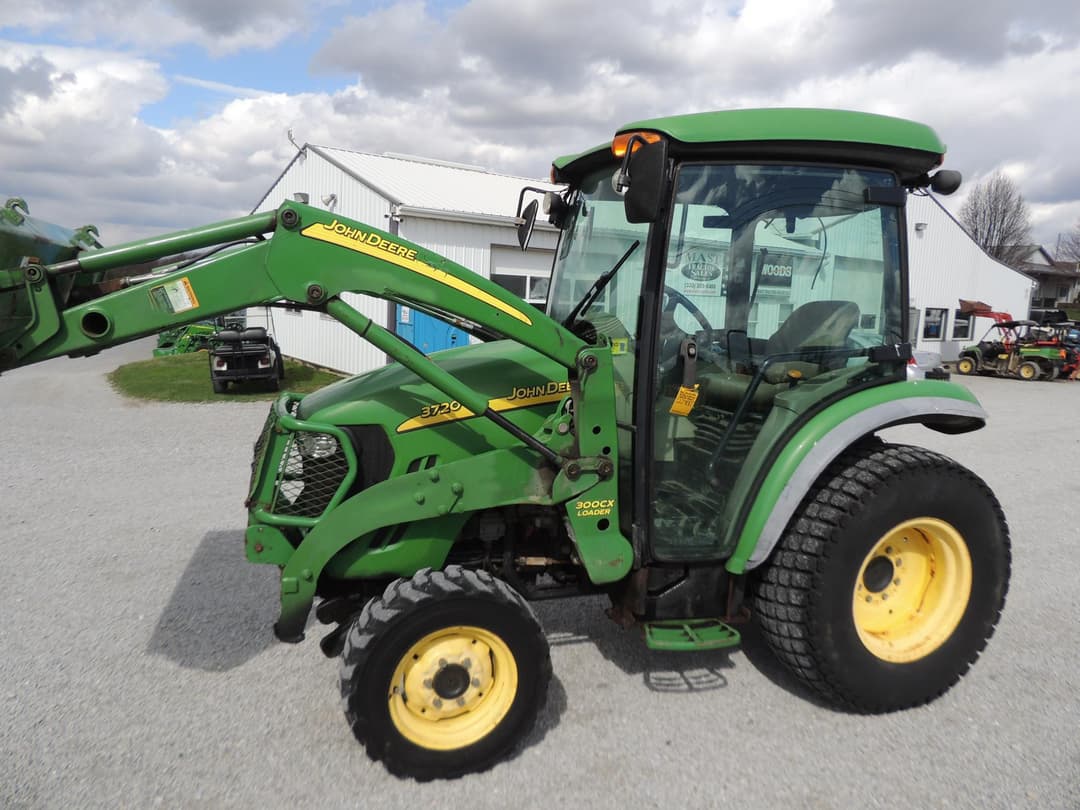 Image of John Deere 3720 Primary image