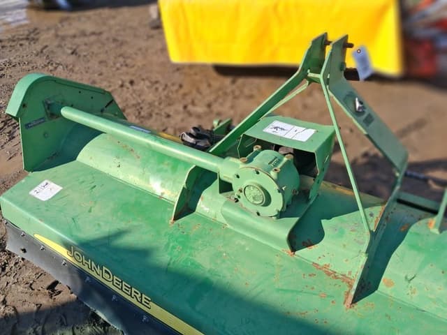 Image of John Deere 390 equipment image 2