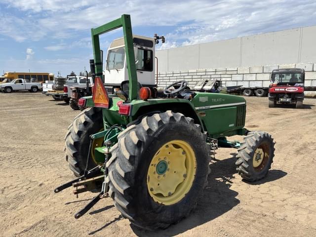 Image of John Deere 4005 equipment image 2