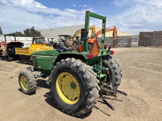 Image of John Deere 4005 equipment image 3