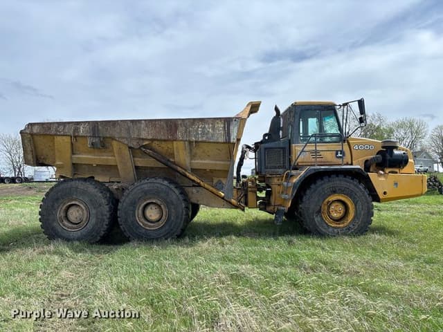 Image of John Deere 400D equipment image 3