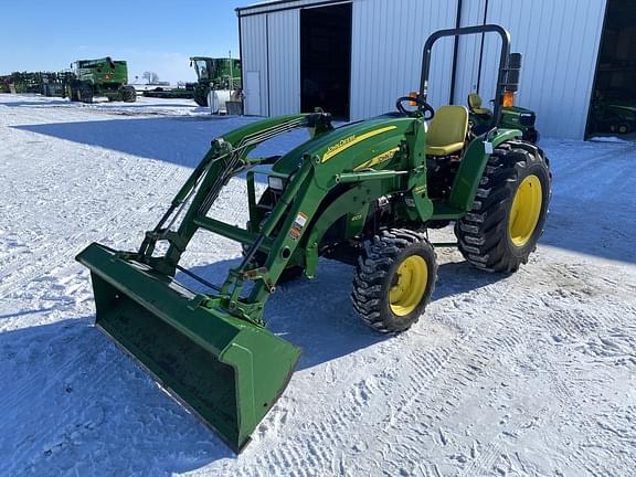 Image of John Deere 4105 equipment image 2