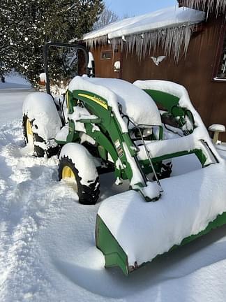 Image of John Deere 4105 equipment image 3