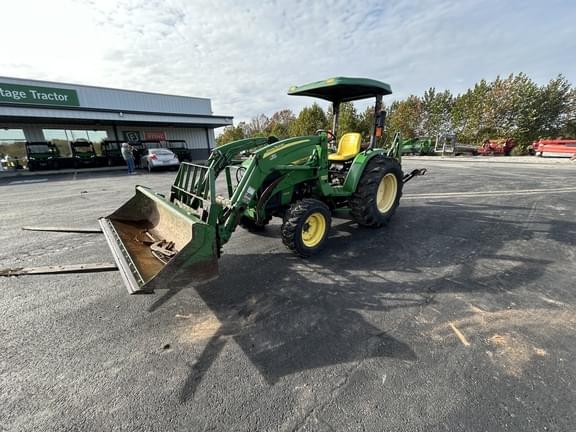 Image of John Deere 4105 equipment image 1