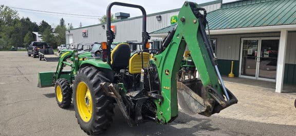 Image of John Deere 4120 equipment image 1