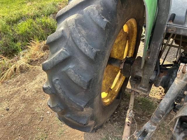 Image of John Deere 4320 equipment image 3