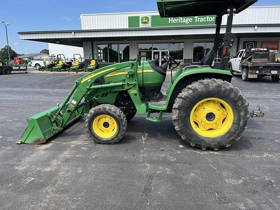 Image of John Deere 4320 equipment image 2