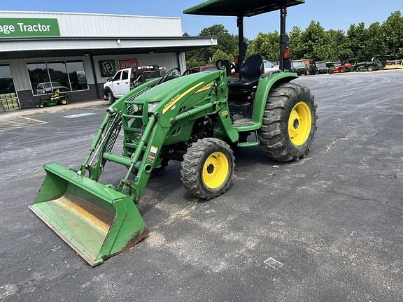 Image of John Deere 4320 equipment image 4