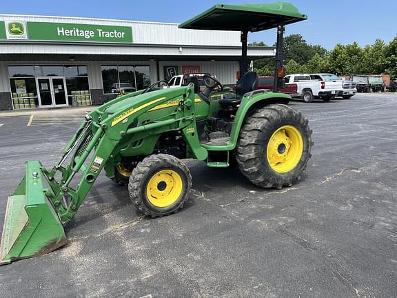 Image of John Deere 4320 equipment image 3