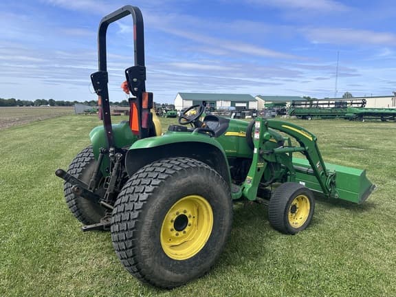 Image of John Deere 4320 equipment image 2