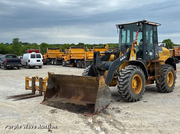 2008 John Deere 444J Equipment Image0