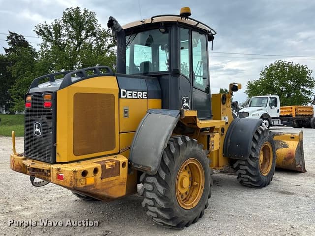 Image of John Deere 444J equipment image 4