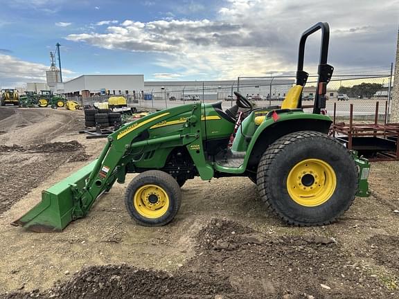 Image of John Deere 4520 equipment image 2