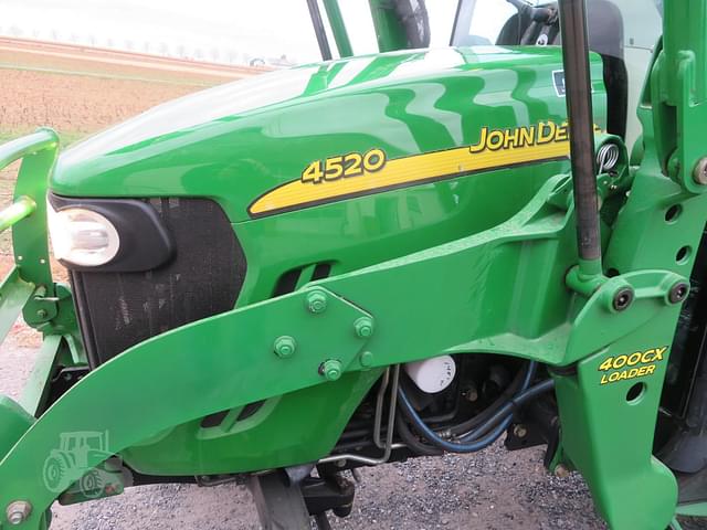 Image of John Deere 4520 equipment image 4