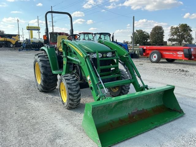 Image of John Deere 4520 equipment image 2