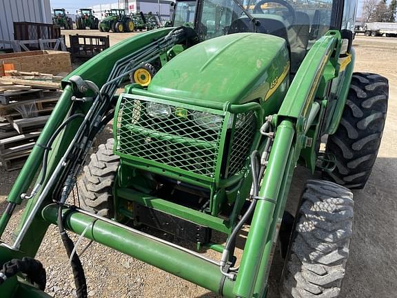 Image of John Deere 4520 equipment image 1