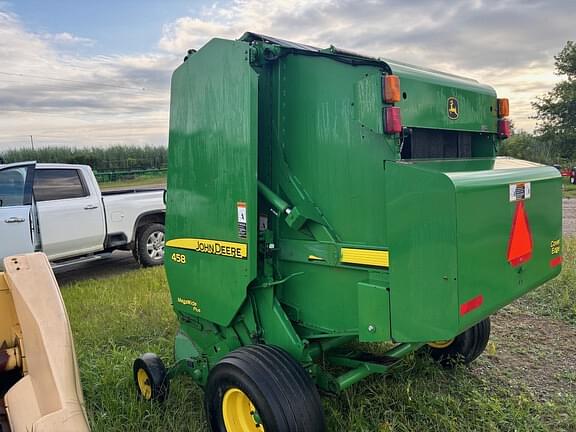 Image of John Deere 458 MegaWide Plus equipment image 3