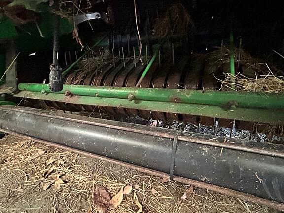 Image of John Deere 468 MegaWide Plus equipment image 4