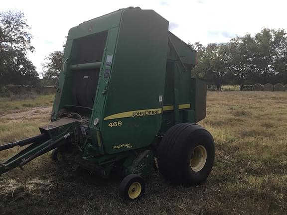 Image of John Deere 468 MegaWide Plus equipment image 2