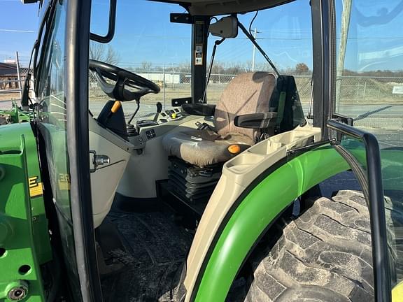 Image of John Deere 4720 Image 1