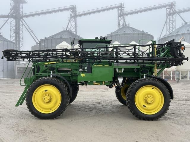 Image of John Deere 4730 equipment image 2