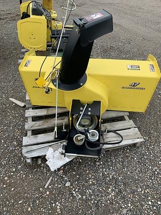 Image of John Deere 47" Snow Blower equipment image 3