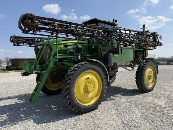 Image of John Deere 4830 equipment image 3