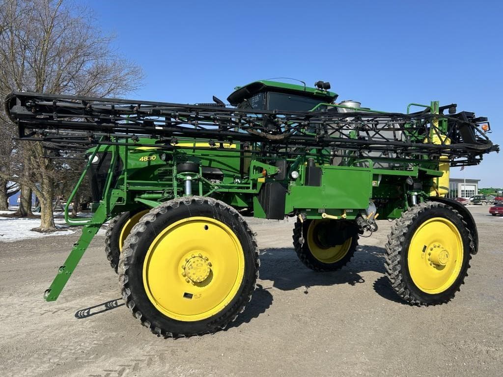 Image of John Deere 4830 Primary image