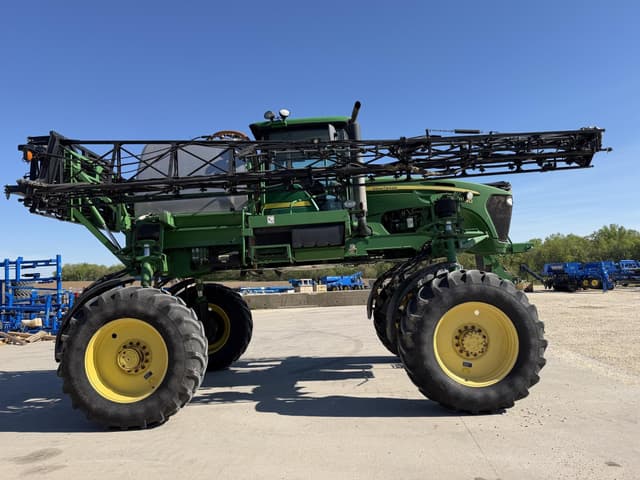 Image of John Deere 4830 equipment image 1