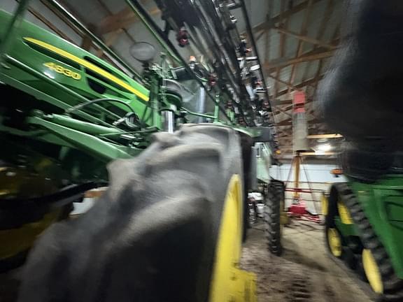 Image of John Deere 4830 equipment image 2