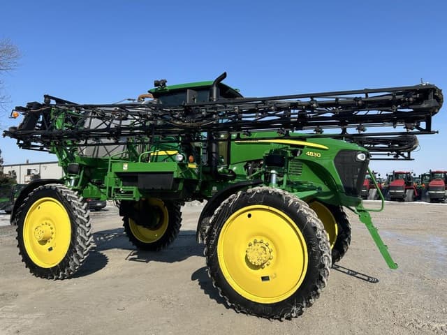 Image of John Deere 4830 equipment image 1