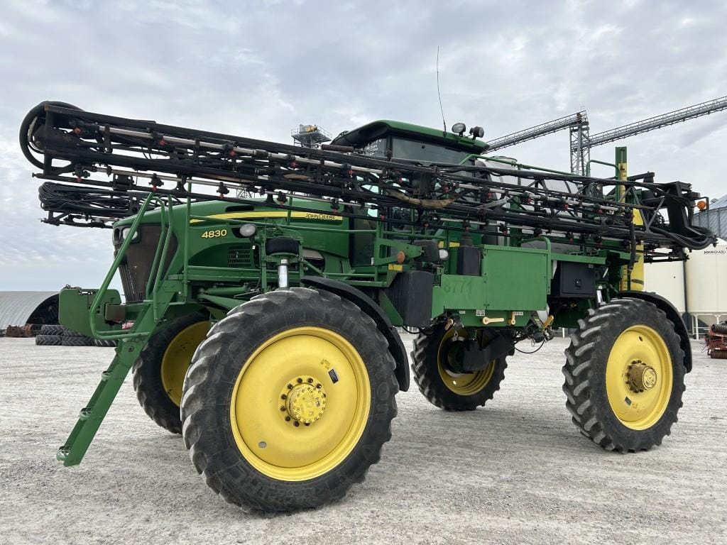2008 John Deere 4830 Equipment Image0