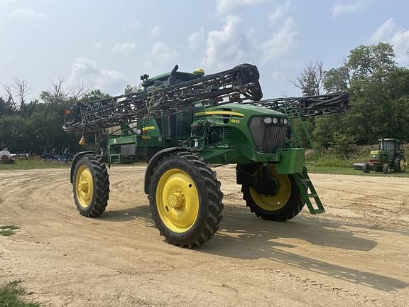 Image of John Deere 4830 equipment image 1