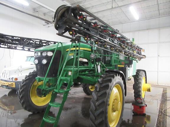 Image of John Deere 4830 equipment image 1