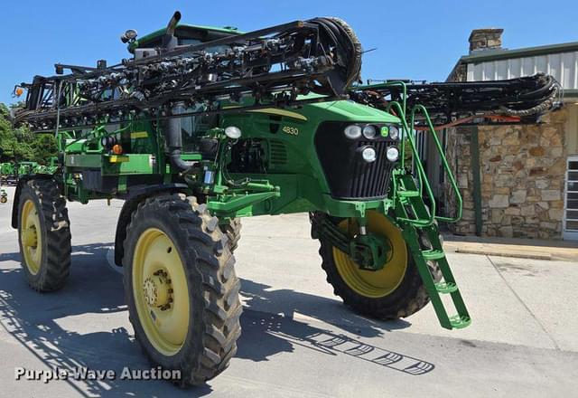 Image of John Deere 4830 equipment image 2
