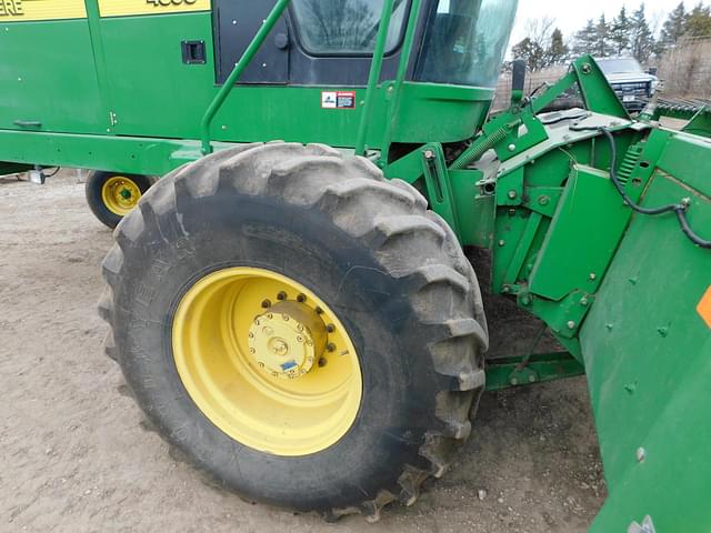 Image of John Deere 4895 equipment image 3