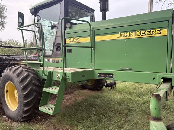 Image of John Deere 4895 equipment image 3