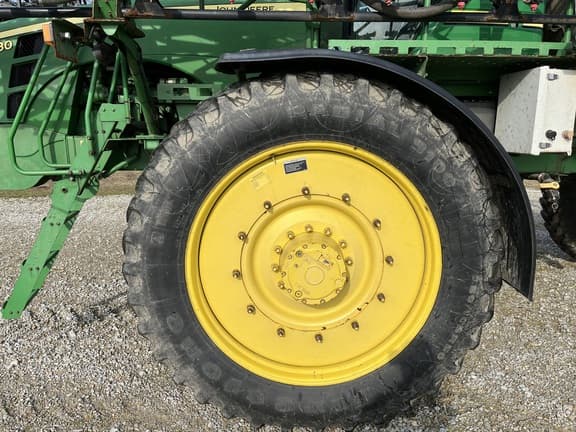 Image of John Deere 4930 equipment image 1